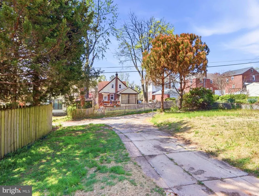 19 W ELM AVENUE Baltimore, MD 21206