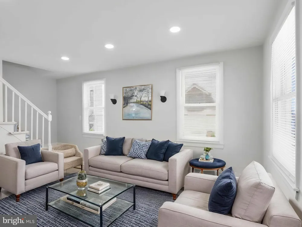 19 W ELM AVENUE Baltimore, MD 21206