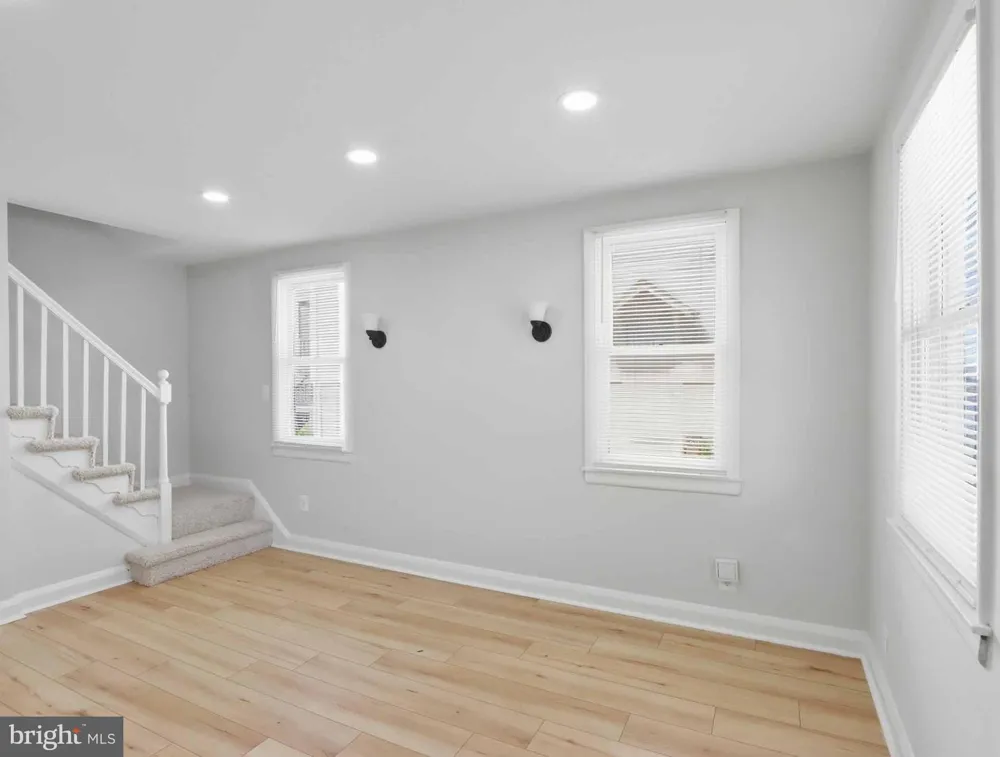 19 W ELM AVENUE Baltimore, MD 21206