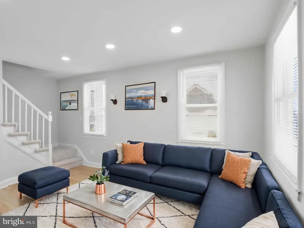 19 W ELM AVENUE Baltimore, MD 21206