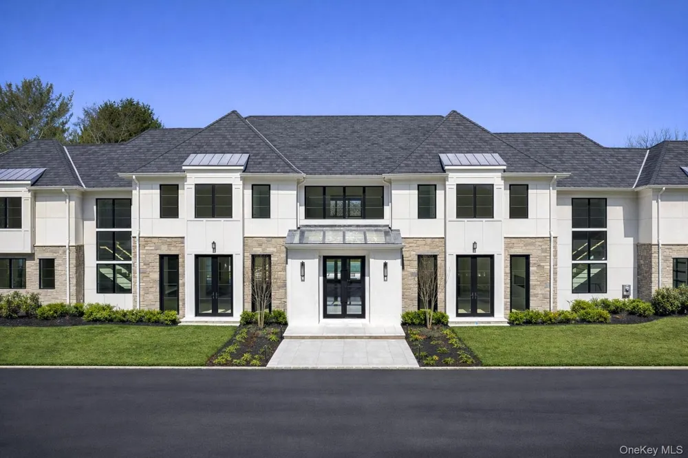 30 Evans Drive Brookville, NY 11545