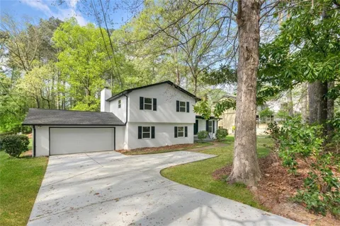 4645 Dunwoody Club Drive