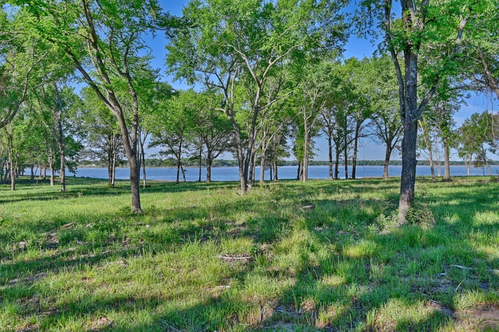 Lcr 800 Groesbeck, TX 76642