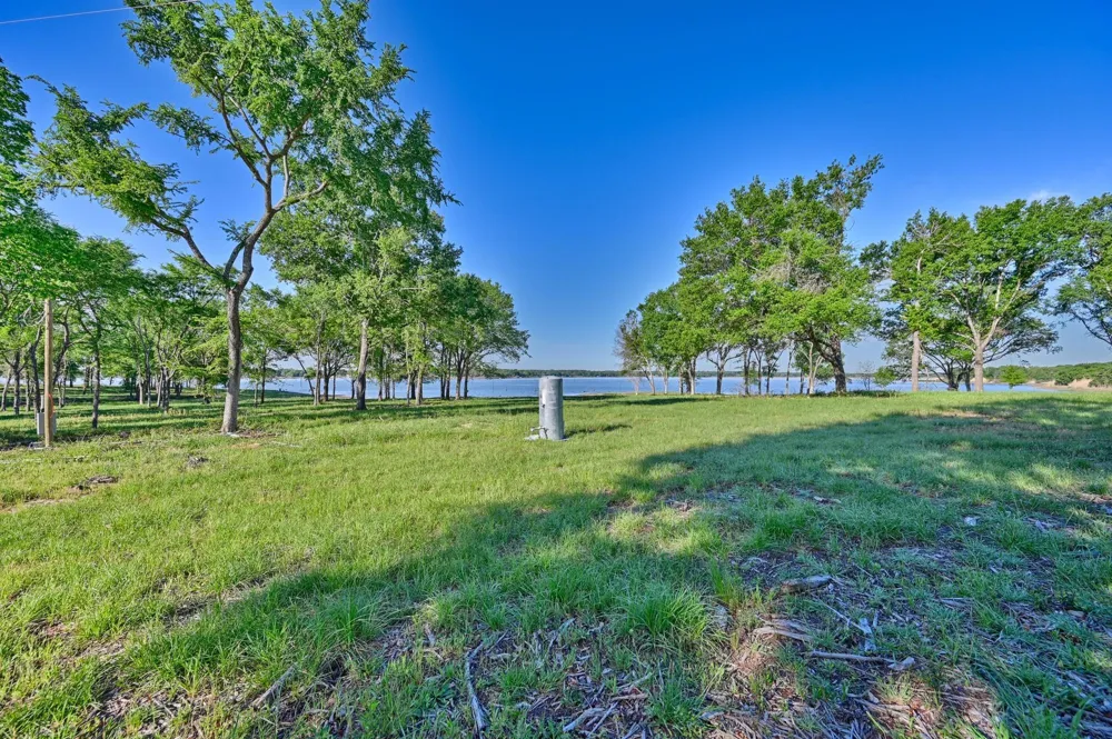 Lcr 800 Groesbeck, TX 76642