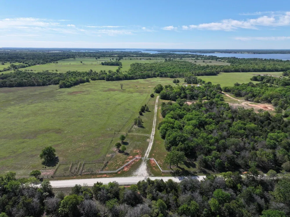 Lcr 800 Groesbeck, TX 76642