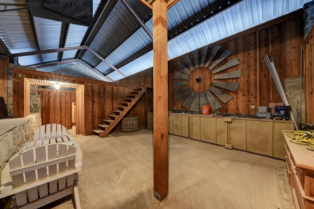 6887 Von Ormy Road Von Ormy, TX 78073