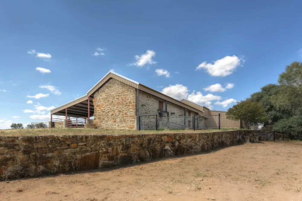 6887 Von Ormy Road Von Ormy, TX 78073