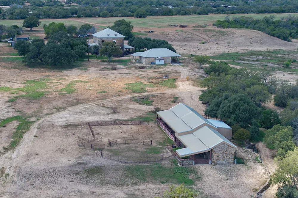 6887 Von Ormy Road Von Ormy, TX 78073