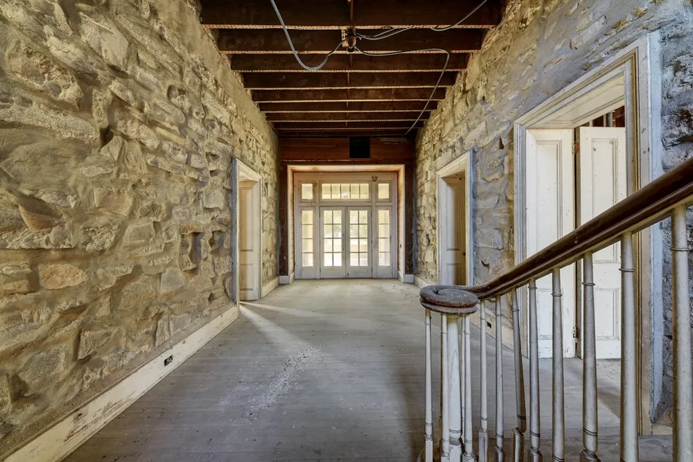 6887 Von Ormy Road Von Ormy, TX 78073