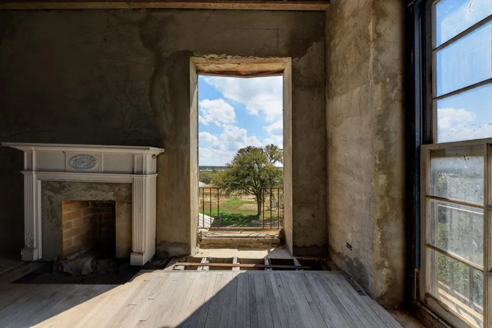 6887 Von Ormy Road Von Ormy, TX 78073