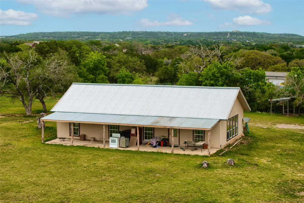 1301 Live Oak Trail Liberty Hill, TX 78642