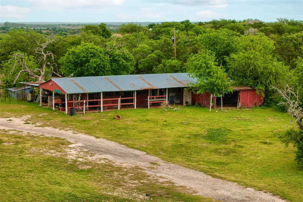 1301 Live Oak Trail Liberty Hill, TX 78642