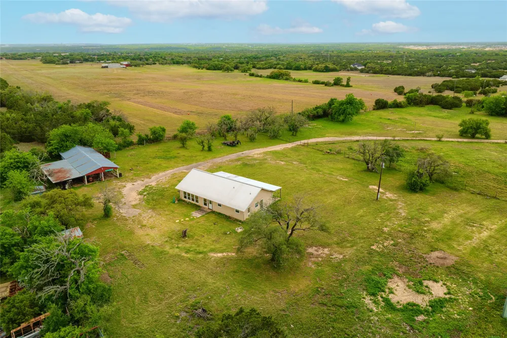 1301 Live Oak Trail Liberty Hill, TX 78642