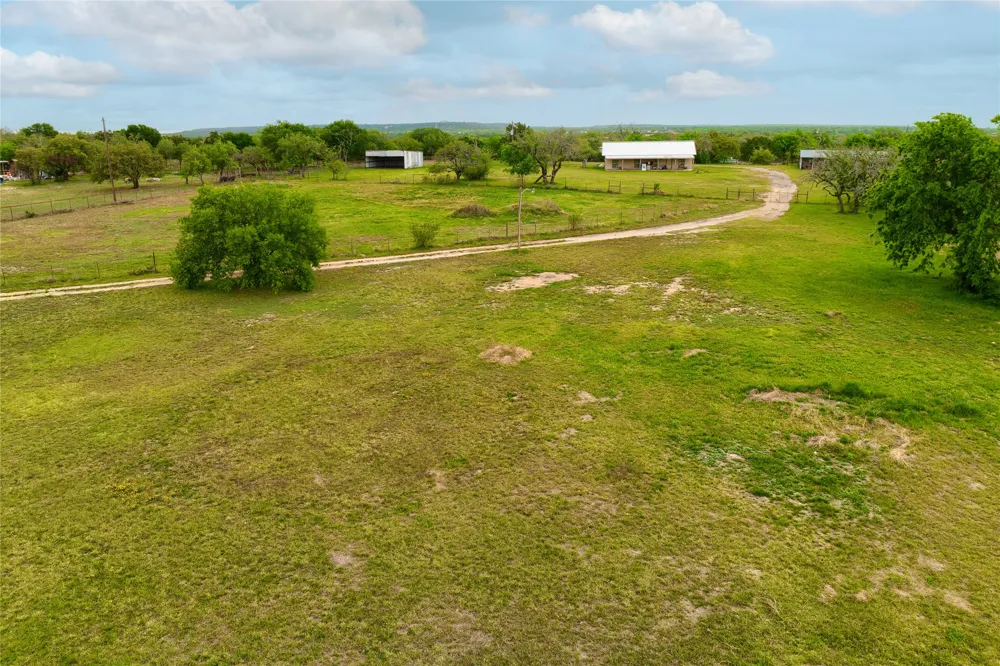 1301 Live Oak Trail Liberty Hill, TX 78642