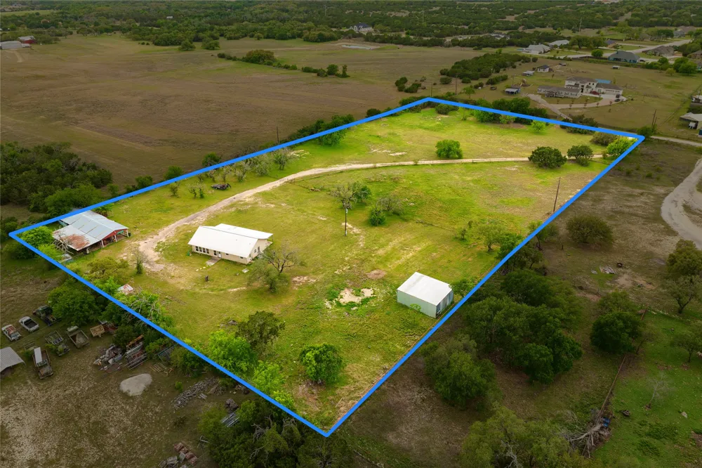 1301 Live Oak Trail Liberty Hill, TX 78642