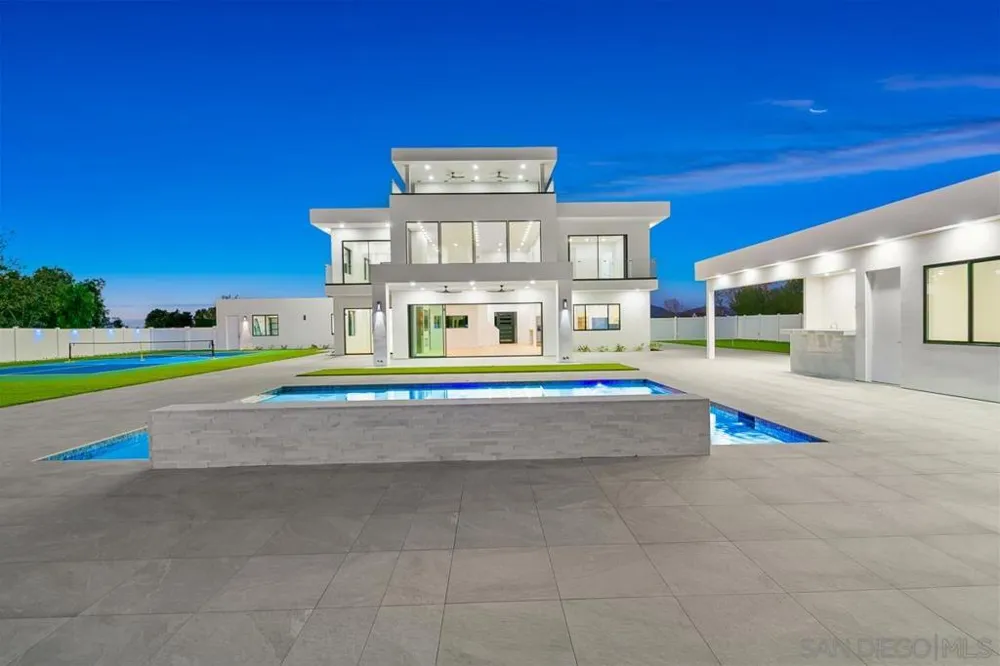41955 Altanos Road Temecula, CA 92592