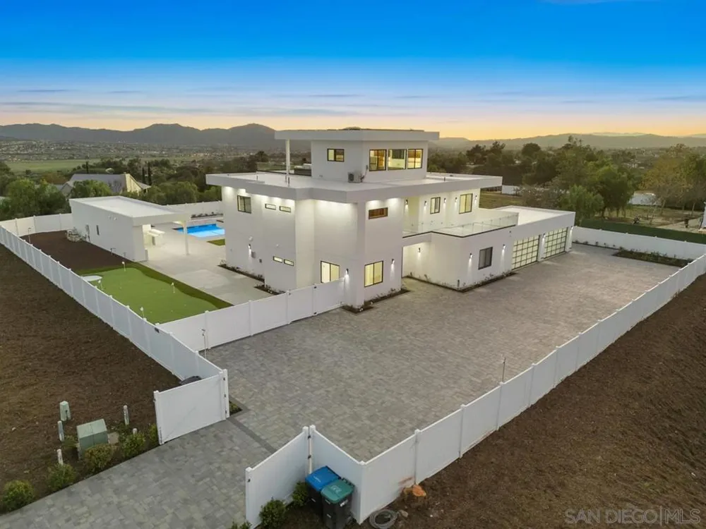 41955 Altanos Road Temecula, CA 92592