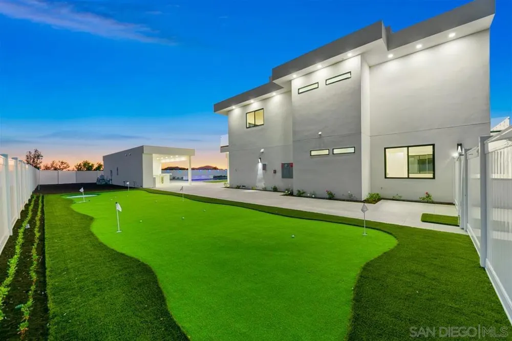 41955 Altanos Road Temecula, CA 92592