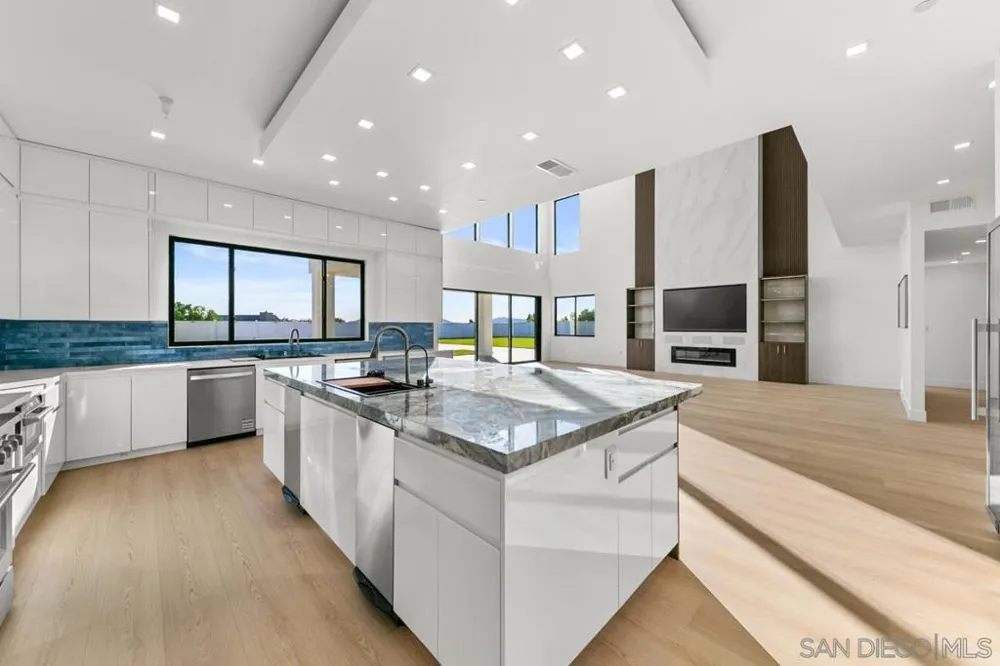 41955 Altanos Road Temecula, CA 92592