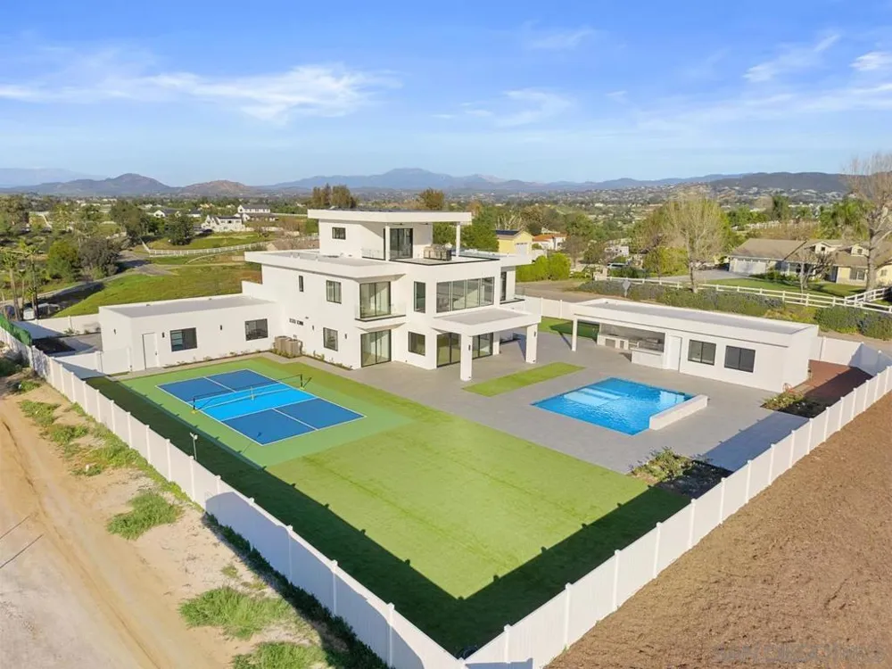 41955 Altanos Road Temecula, CA 92592