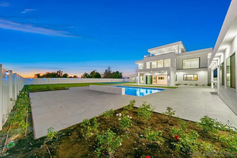 41955 Altanos Road Temecula, CA 92592