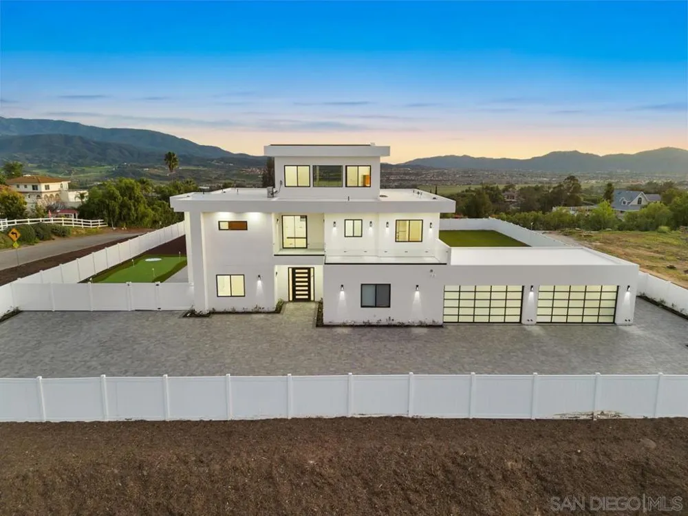 41955 Altanos Road Temecula, CA 92592