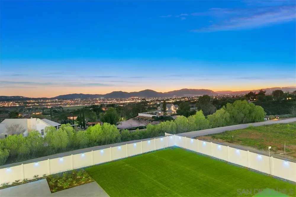 41955 Altanos Road Temecula, CA 92592