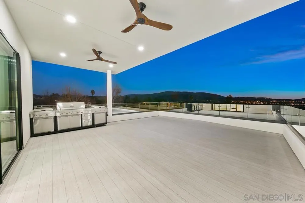 41955 Altanos Road Temecula, CA 92592