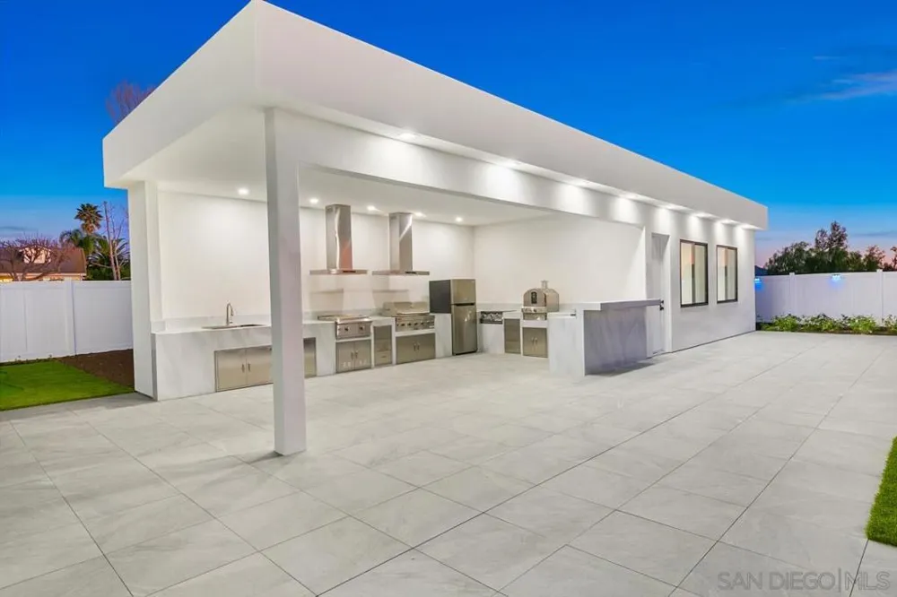 41955 Altanos Road Temecula, CA 92592