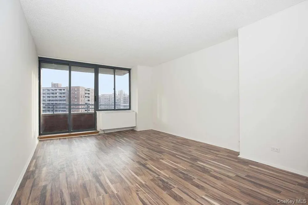 6254 97th Place #11L Rego Park, NY 11374