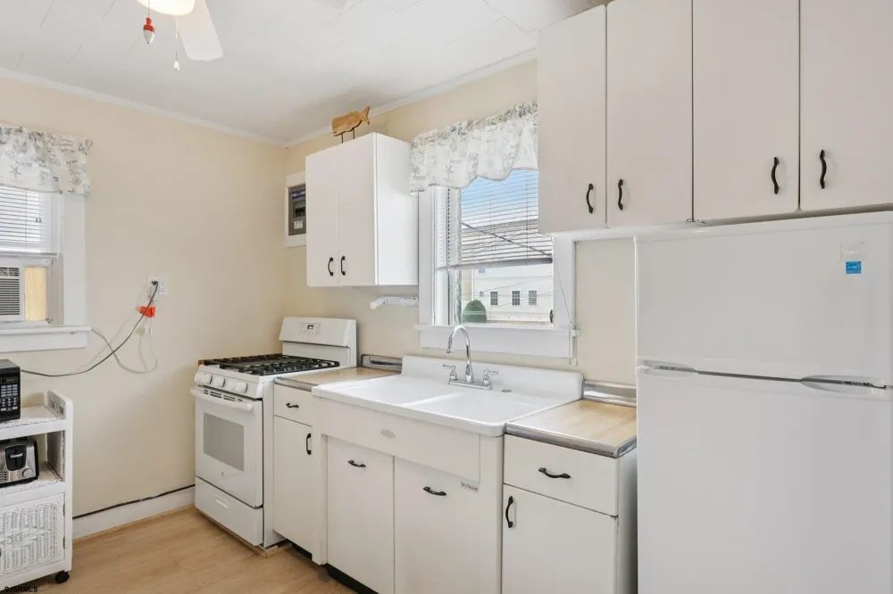 148 E Burk Ave Ave Wildwood, NJ 08260