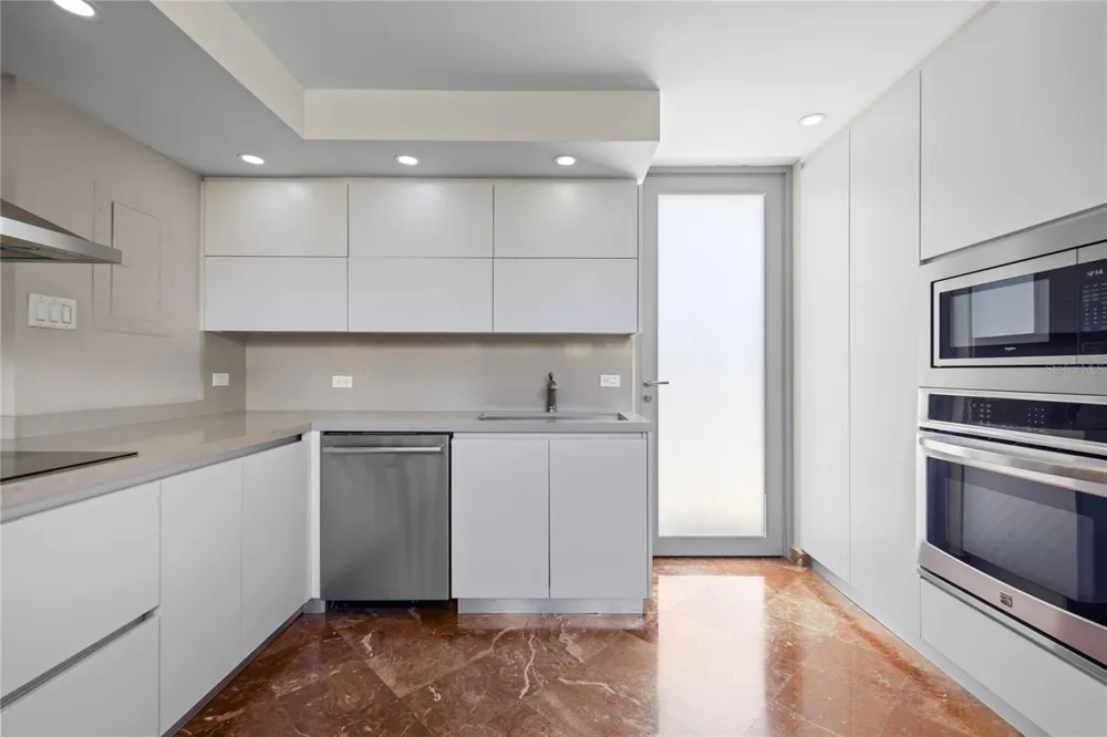 69 ROBLE Guaynabo, PR 00966