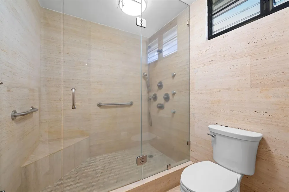 69 ROBLE Guaynabo, PR 00966