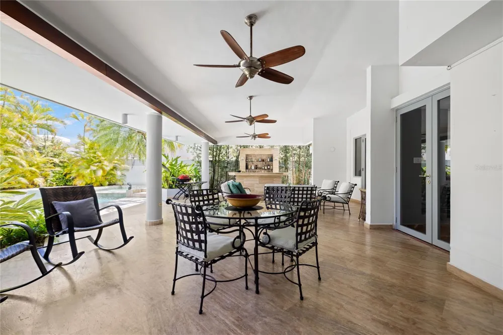 69 ROBLE Guaynabo, PR 00966