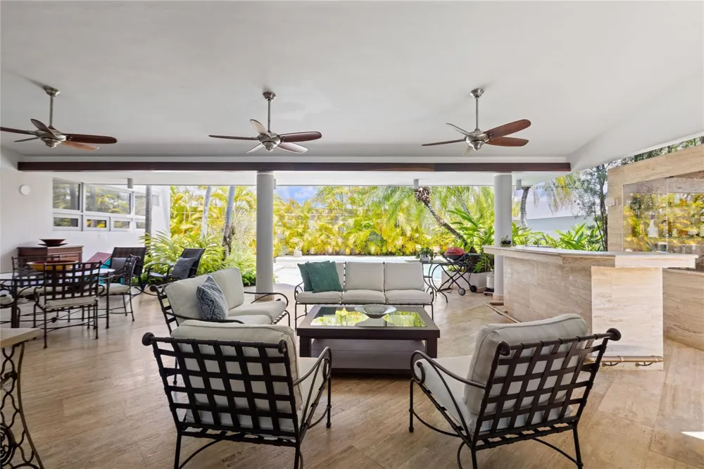 69 ROBLE Guaynabo, PR 00966