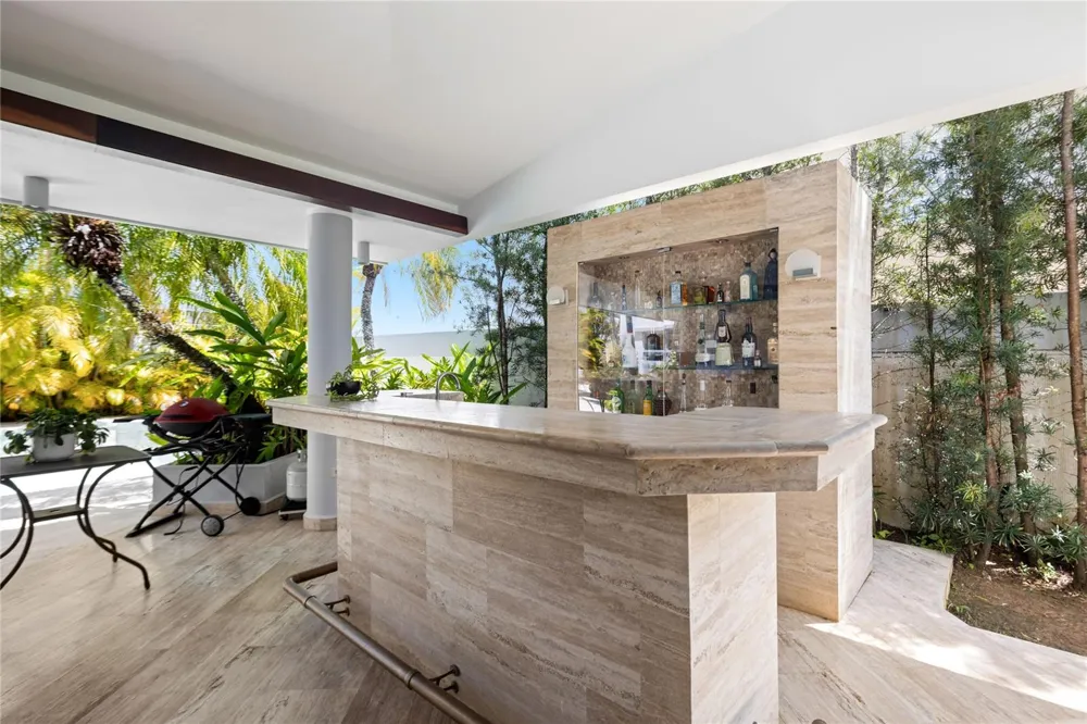 69 ROBLE Guaynabo, PR 00966
