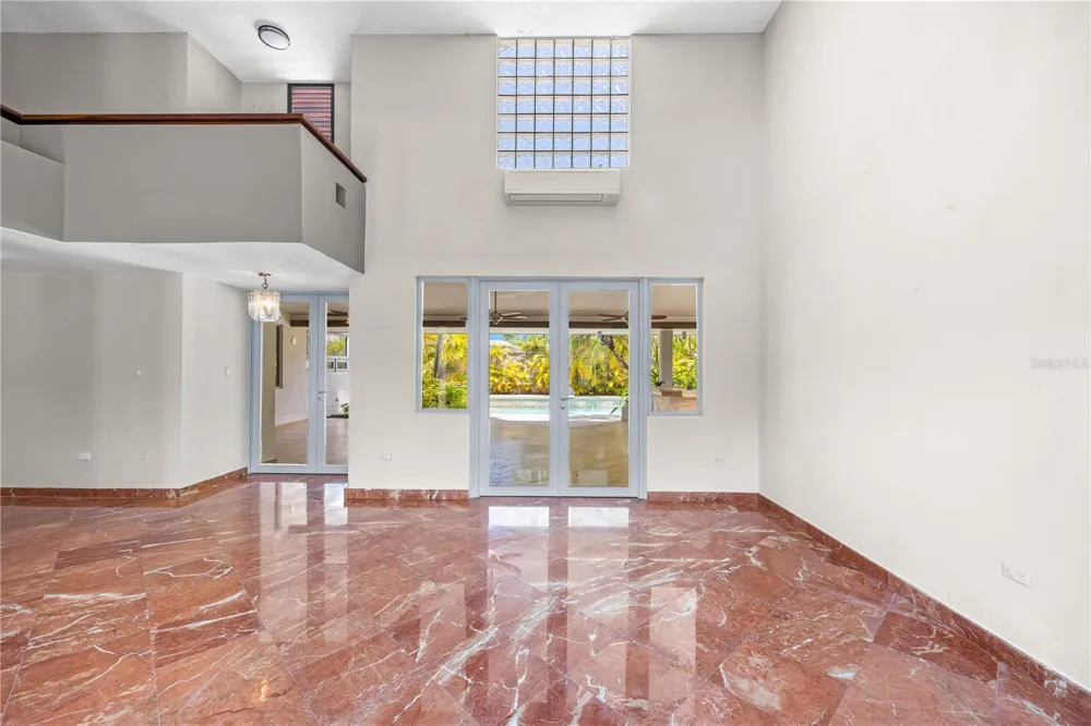 69 ROBLE Guaynabo, PR 00966