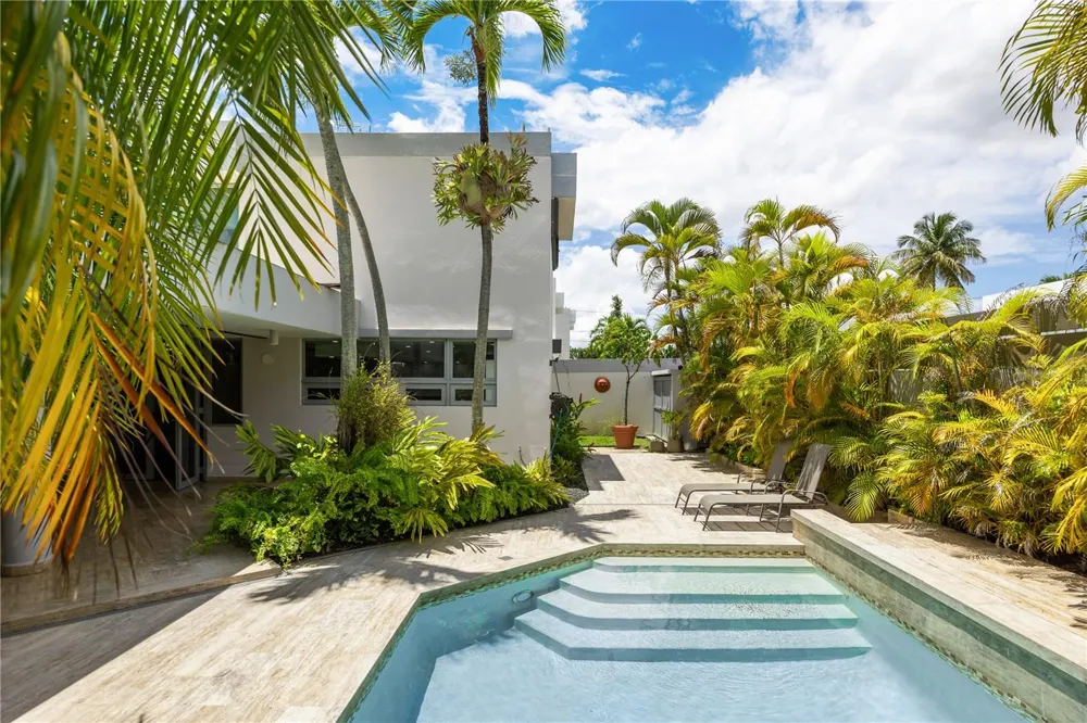 69 ROBLE Guaynabo, PR 00966