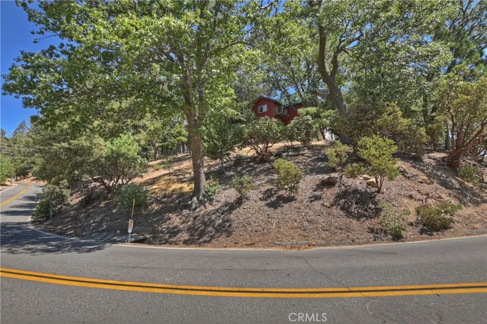 27588 Matterhorn Drive Lake Arrowhead, CA 92352