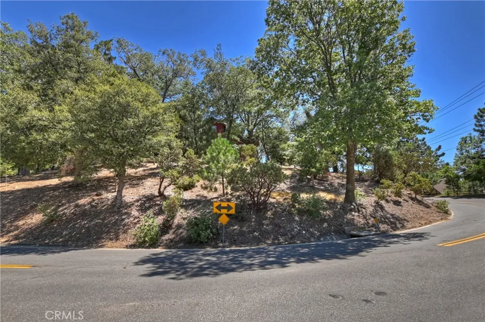 27588 Matterhorn Drive Lake Arrowhead, CA 92352