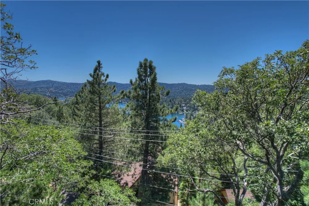 27588 Matterhorn Drive Lake Arrowhead, CA 92352
