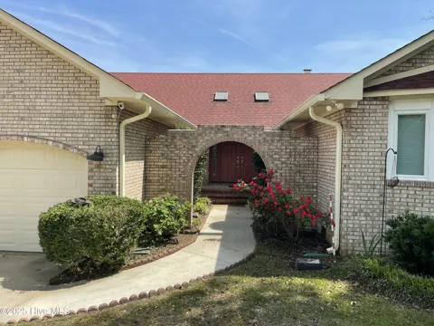 995 Chadwick Shores Drive