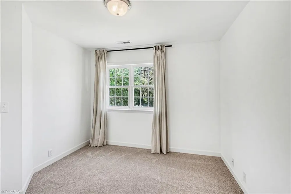 100 Kirkleigh Court King, NC 27021