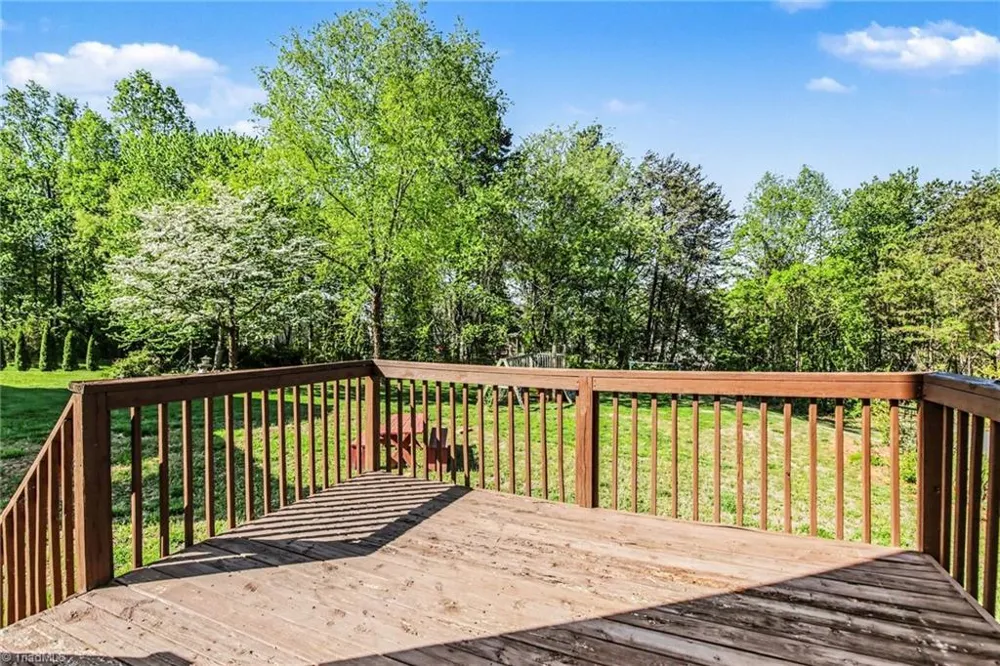 100 Kirkleigh Court King, NC 27021
