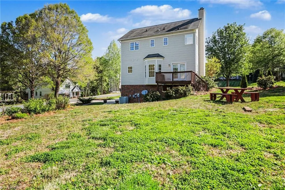 100 Kirkleigh Court King, NC 27021