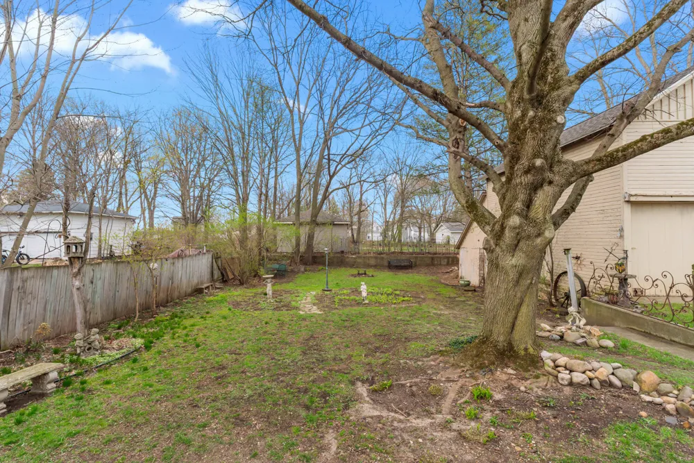 79 Budlong Street Hillsdale, MI 49242