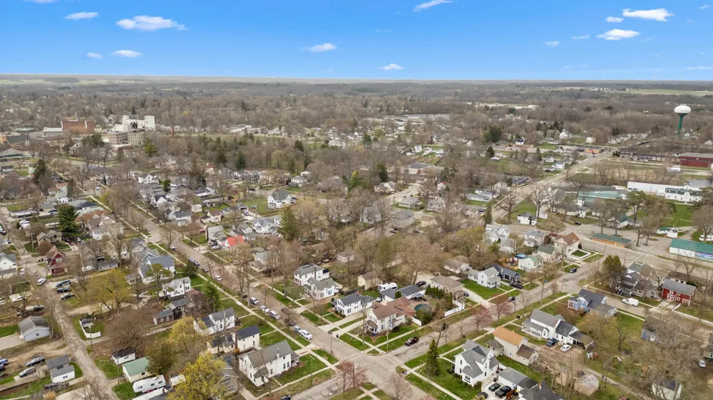 79 Budlong Street Hillsdale, MI 49242