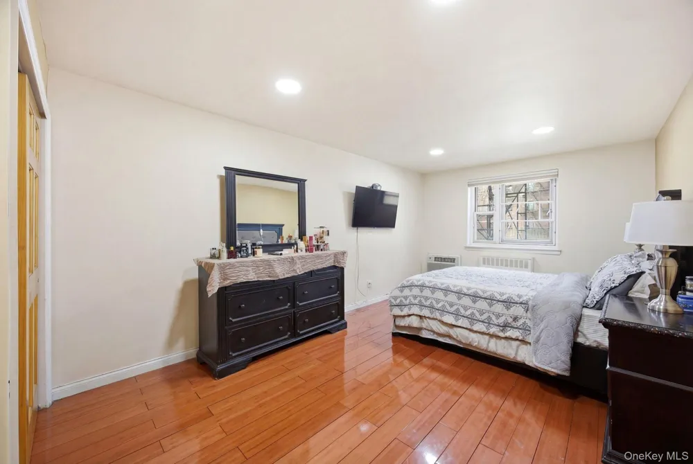 88-12 151 AVENUE #1G Howard Beach, NY 11414