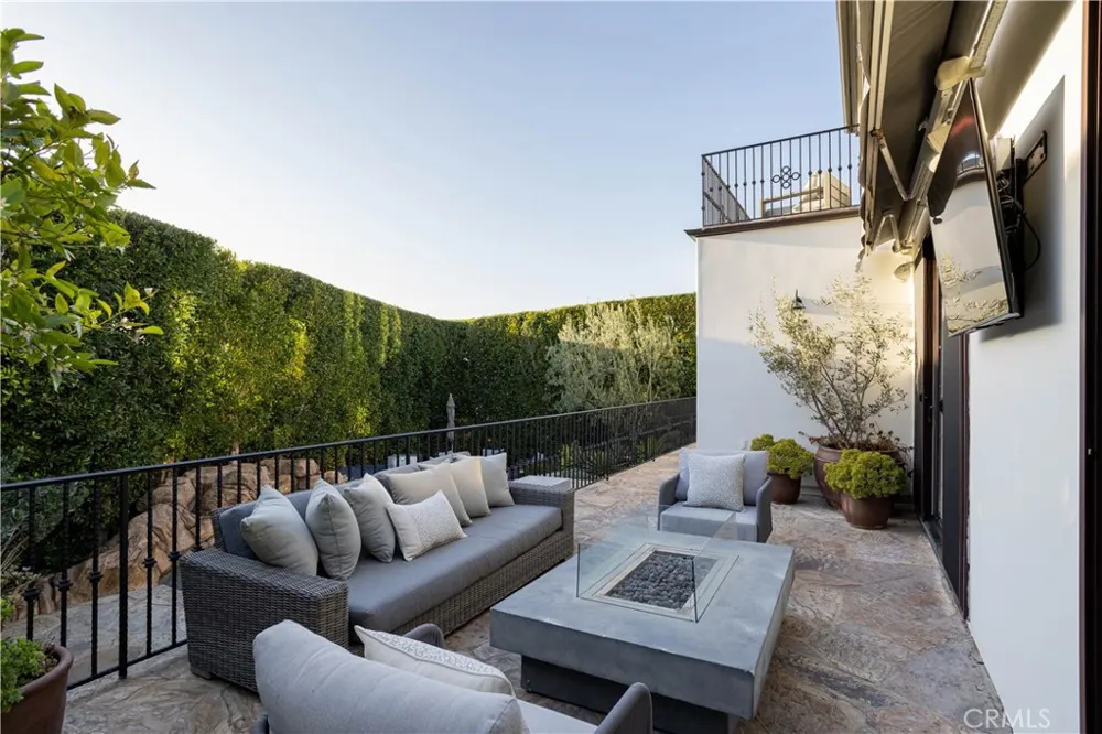 420 De Sola Terrace Corona del Mar, CA 92625