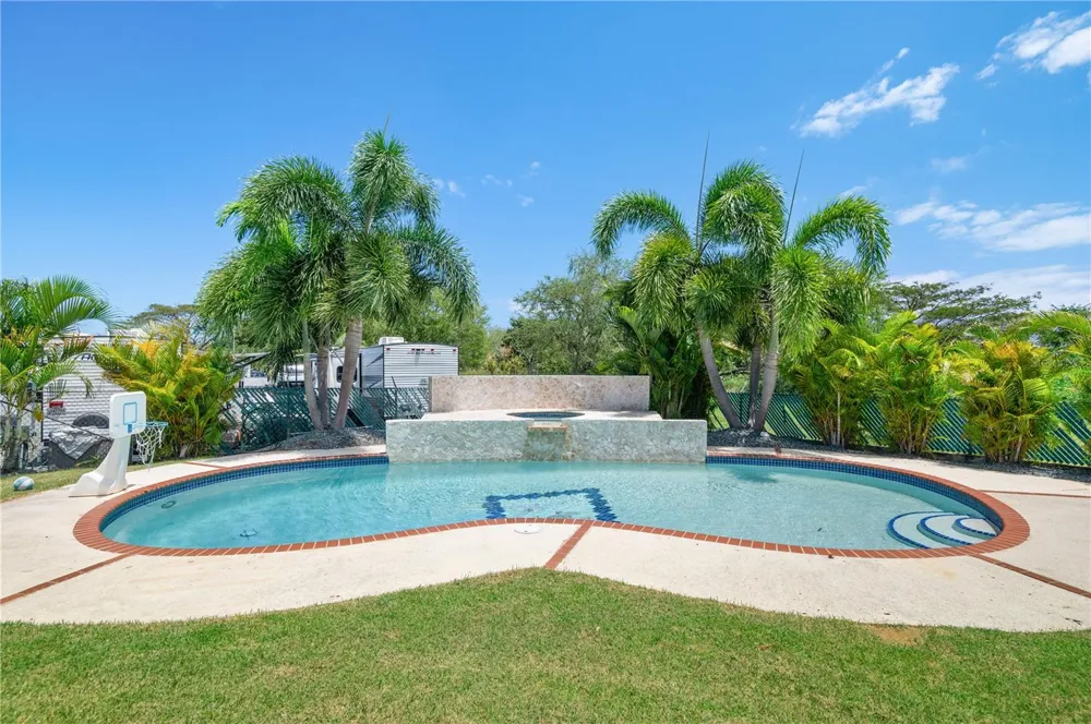1 CALLE ISAMAR Isabela, PR 00662